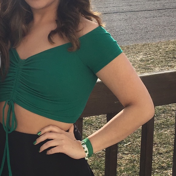 Tops - Green off the shoulder top summer tailgate night